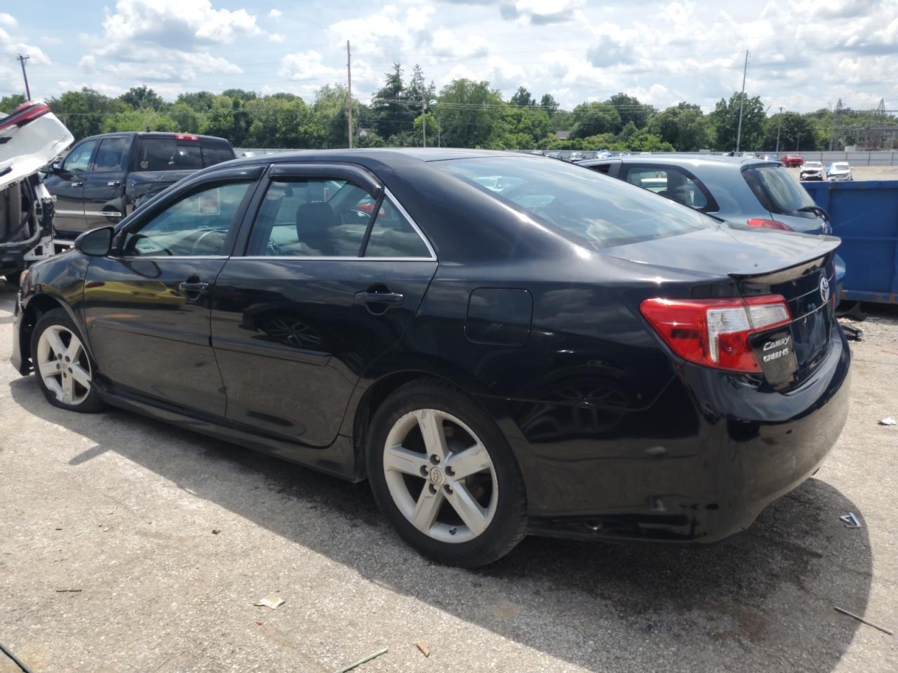 2014 TOYOTA CAMRY