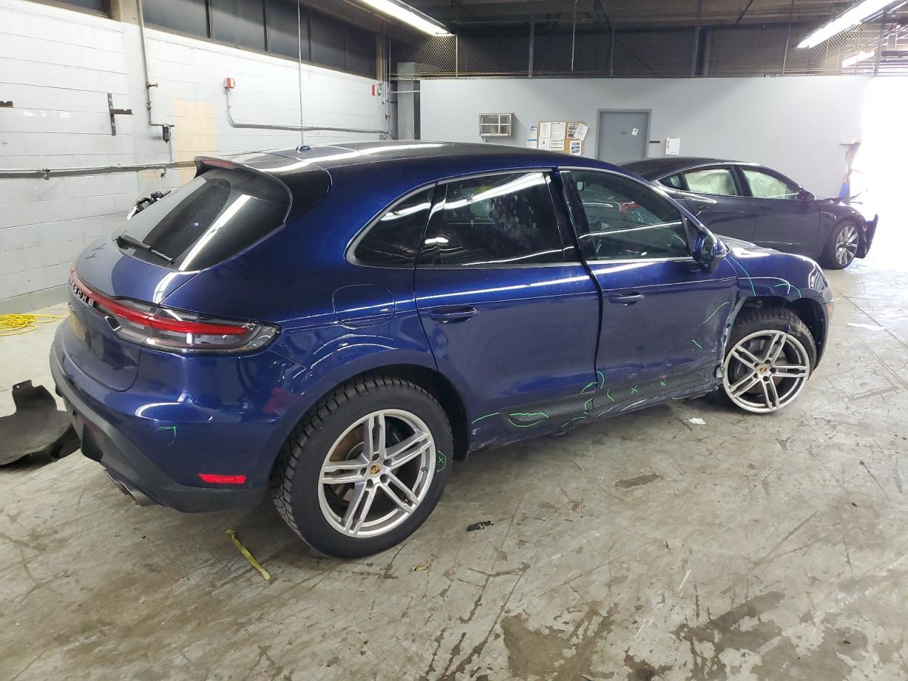 2024 PORSCHE Macan