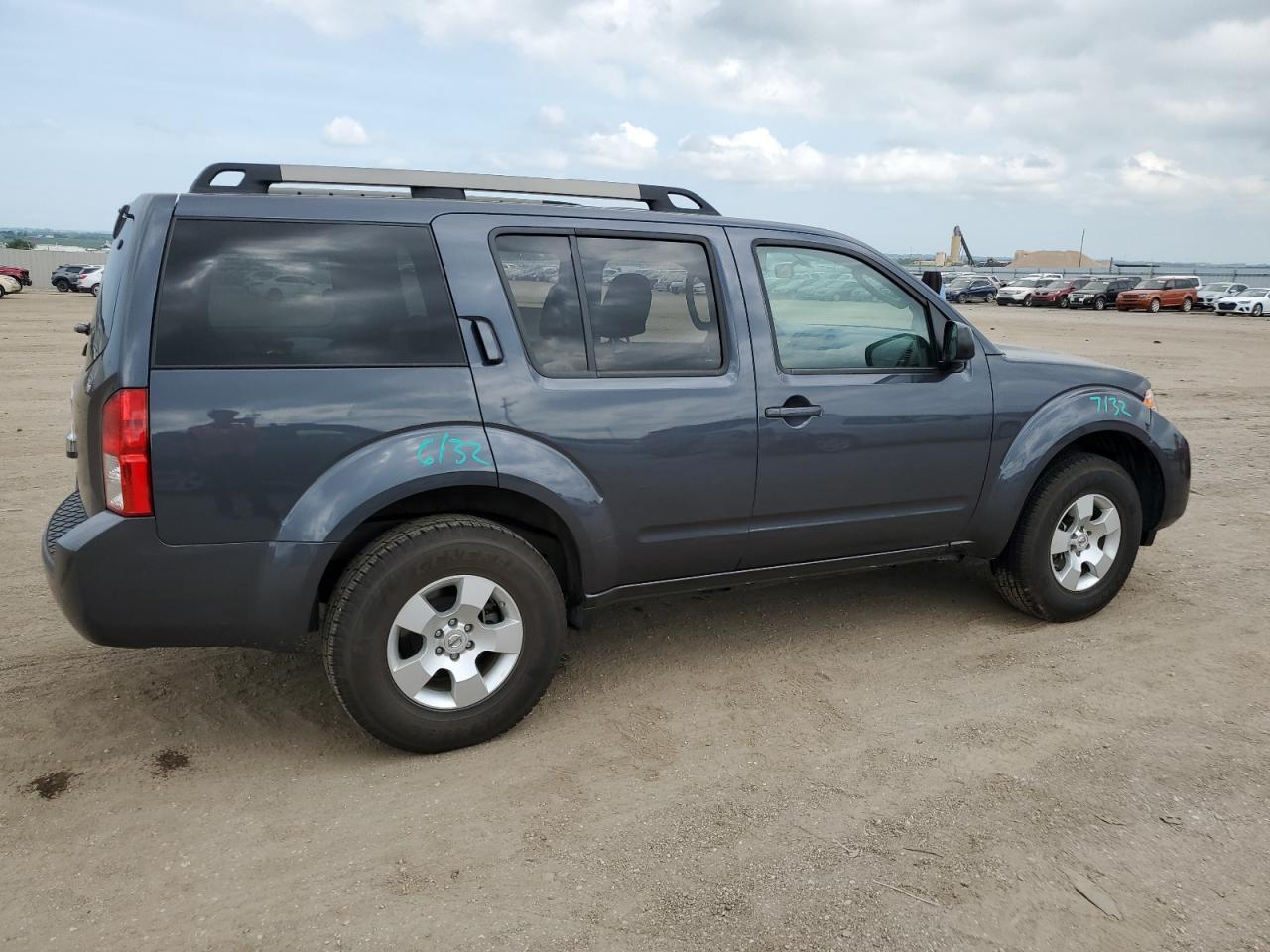 2011 NISSAN PATHFINDER