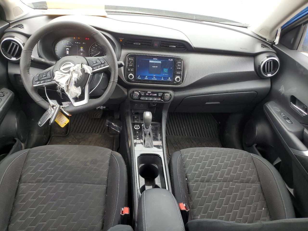 2024 NISSAN KICKS