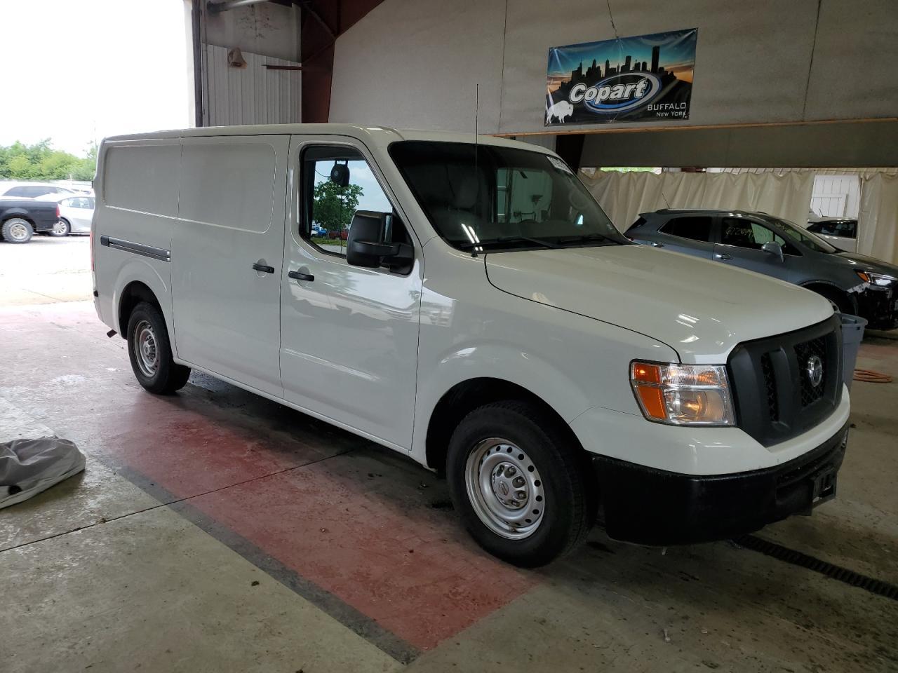 2017 NISSAN Nv