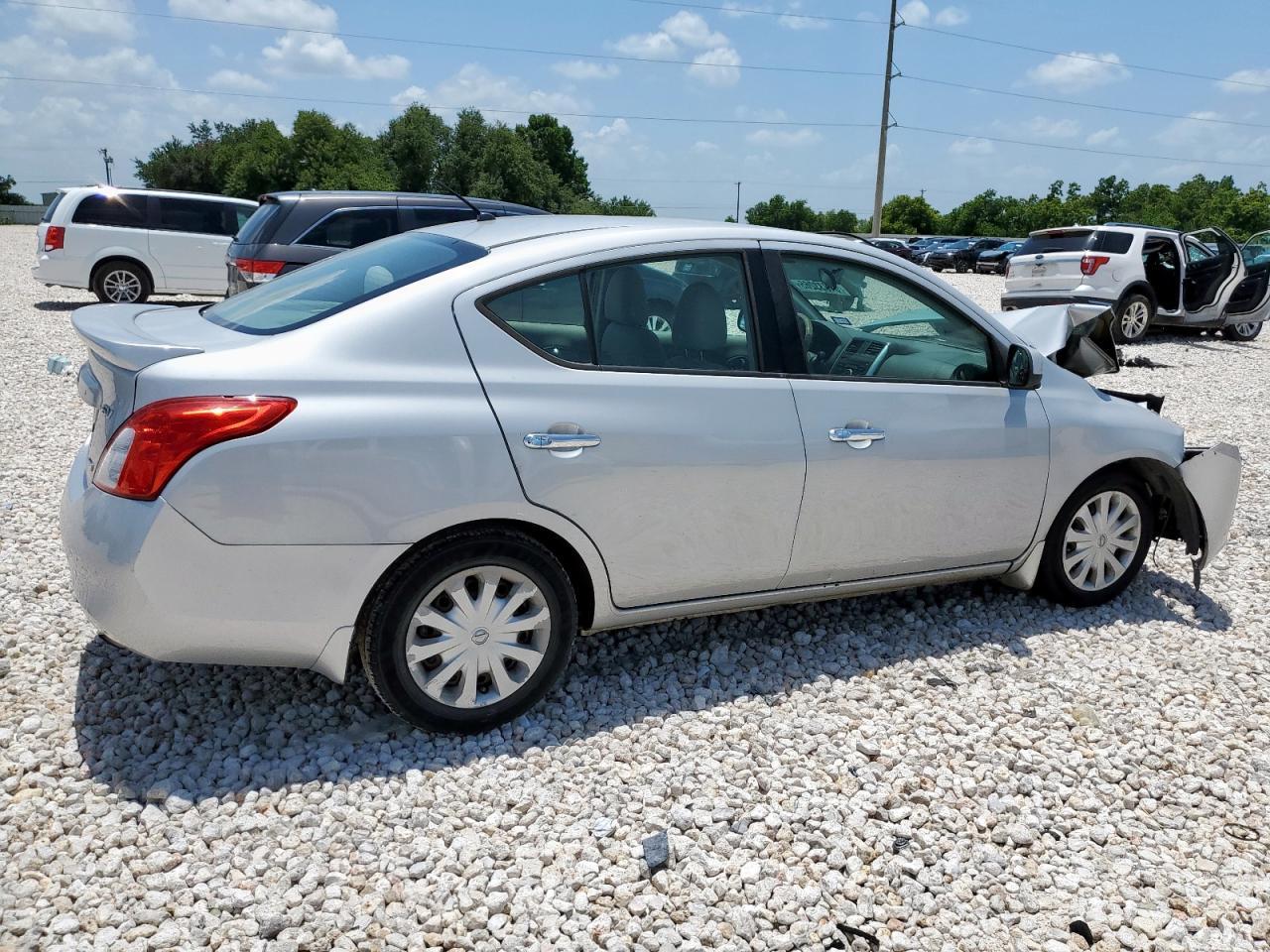 2014 NISSAN VERSA