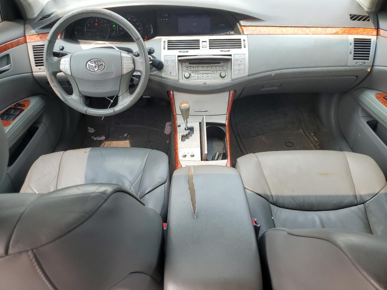2005 TOYOTA Avalon
