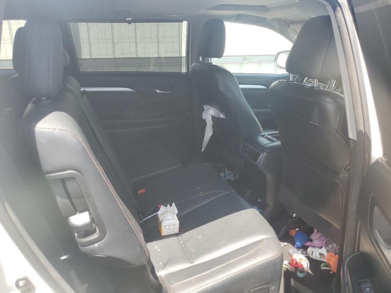2015 TOYOTA HIGHLANDER