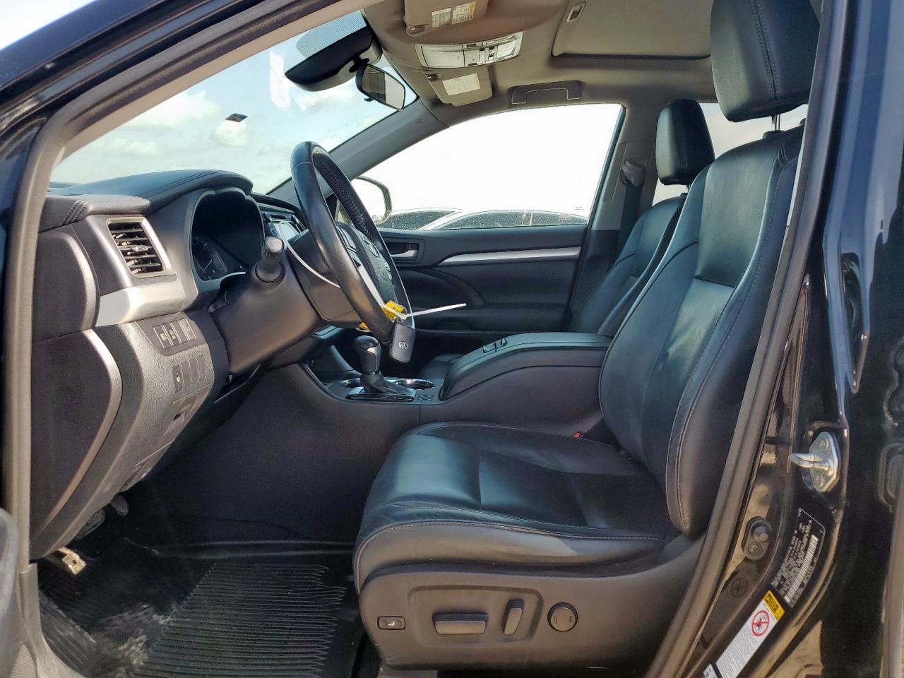 2017 TOYOTA HIGHLANDER