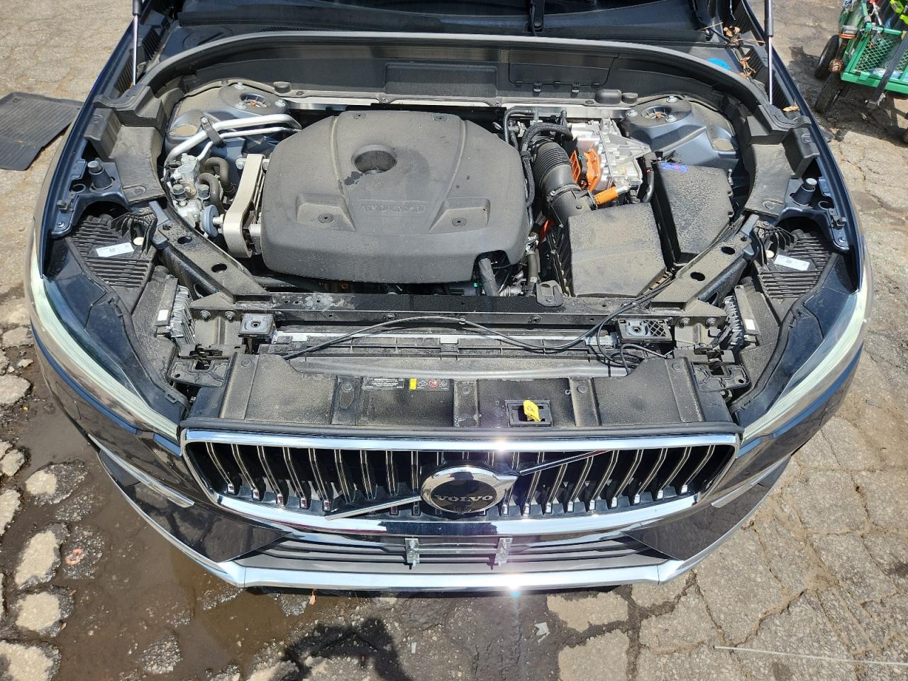 2022 VOLVO XC60
