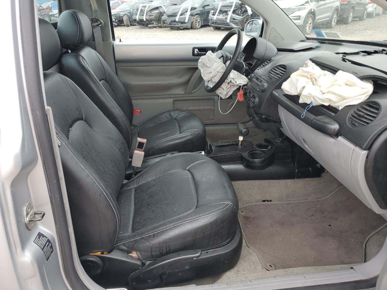 2003 VOLKSWAGEN Beetle