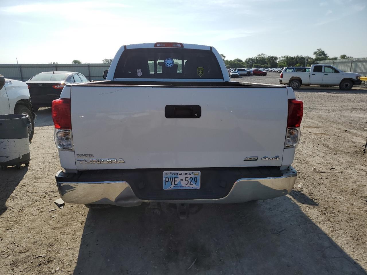 2011 TOYOTA TUNDRA