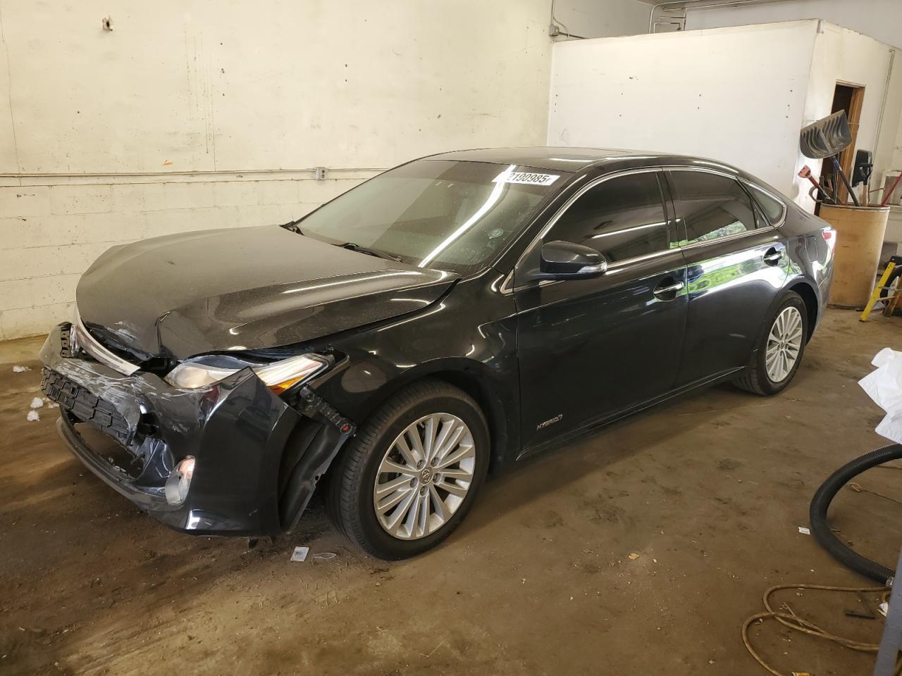 2013 TOYOTA Avalon