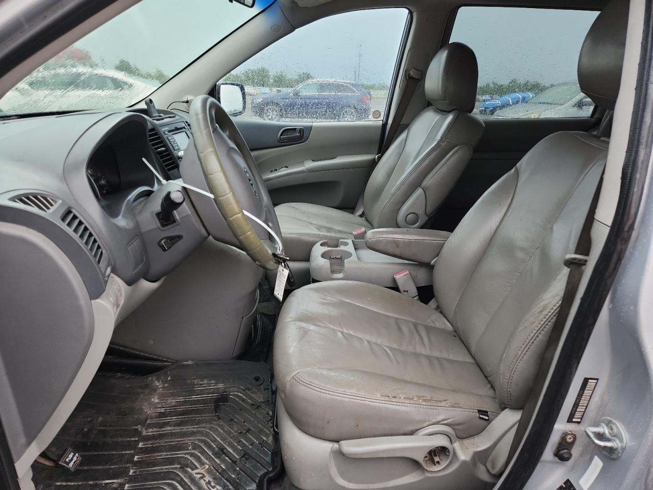 2010 KIA SEDONA