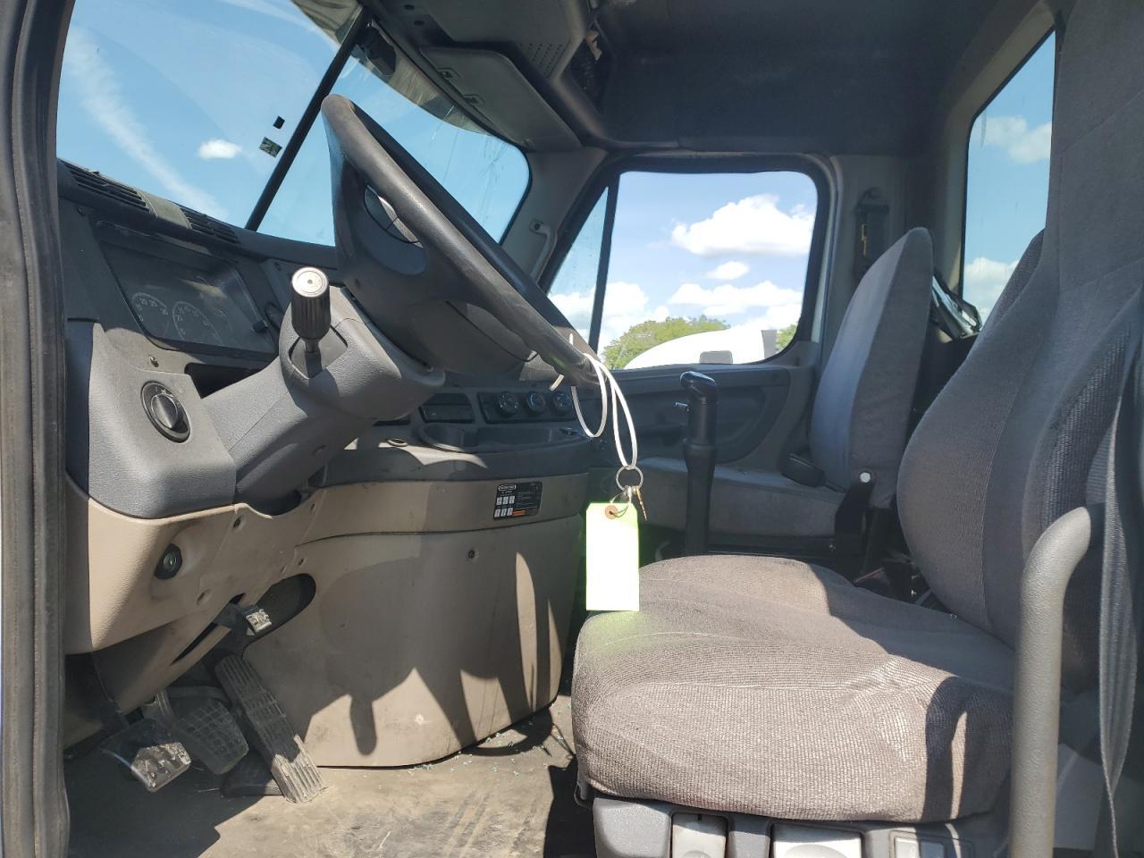 2017 FREIGHTLINER CASCADIA 125