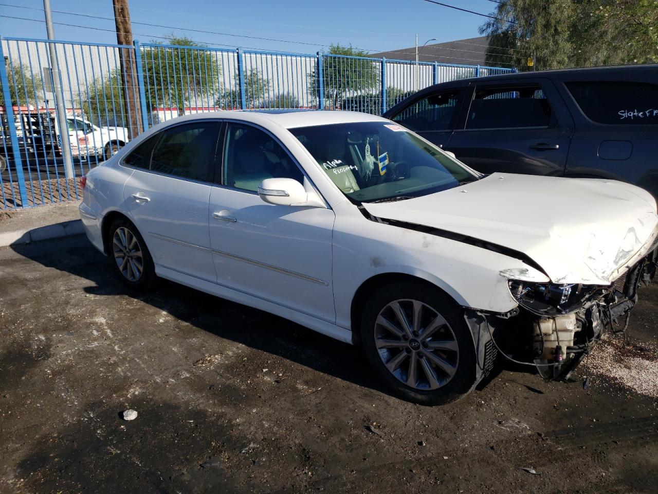 2011 HYUNDAI Azera