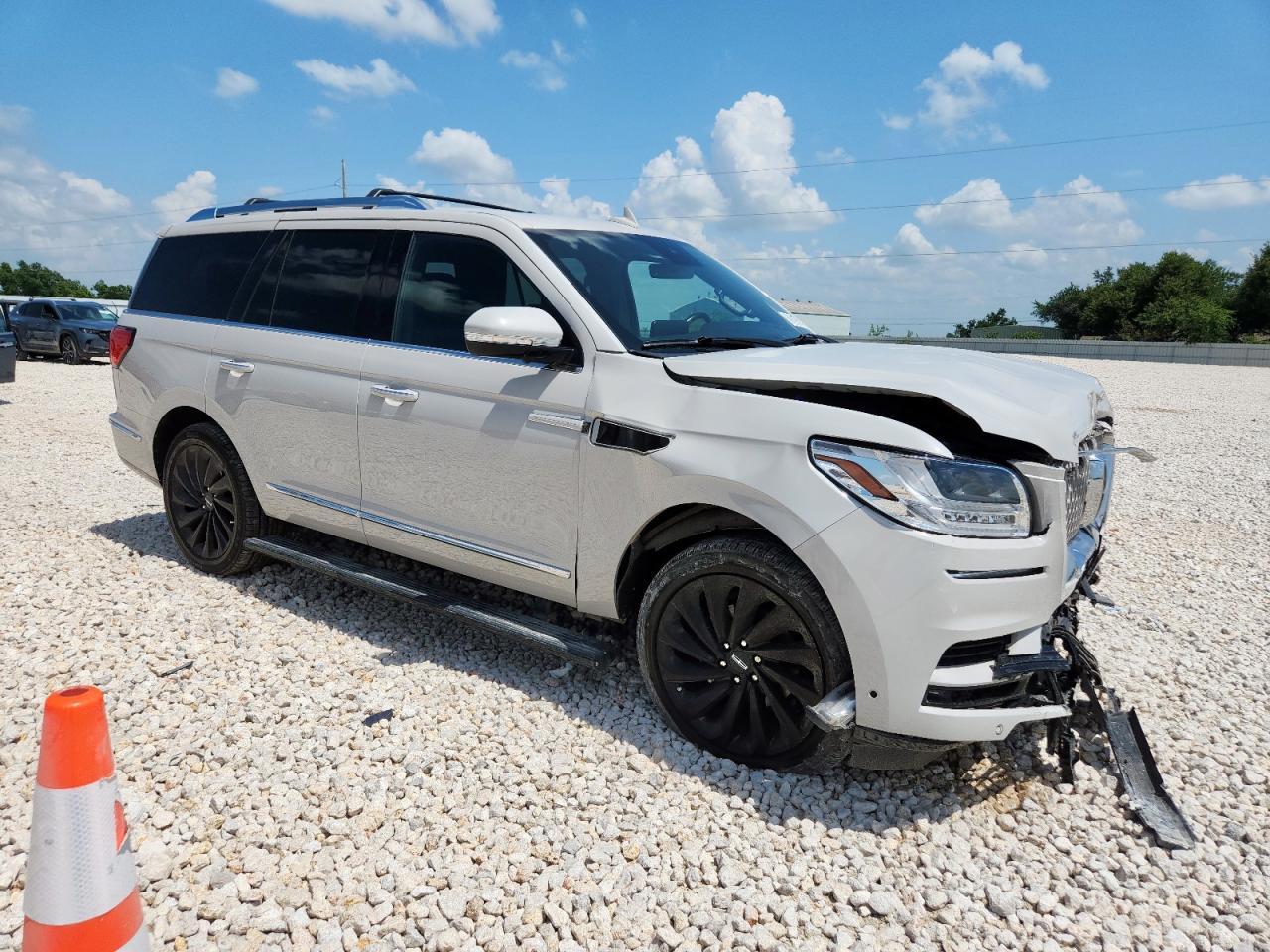 2021 LINCOLN Navigator