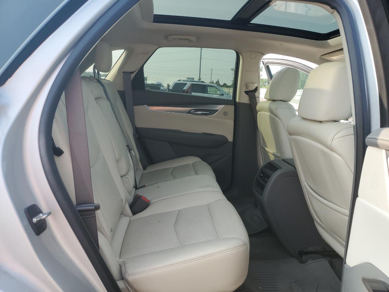 2017 CADILLAC XT5