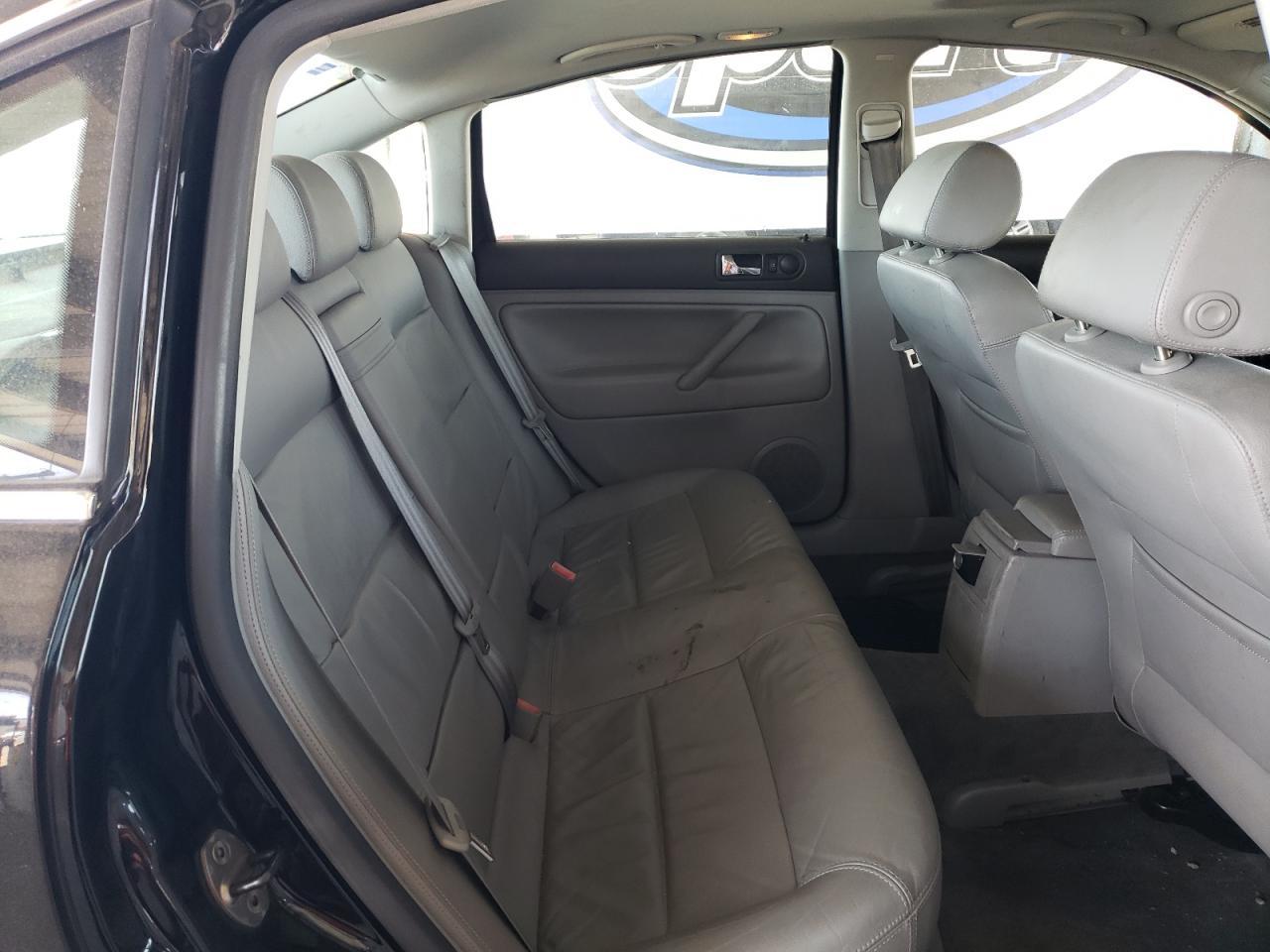 2003 VOLKSWAGEN Passat