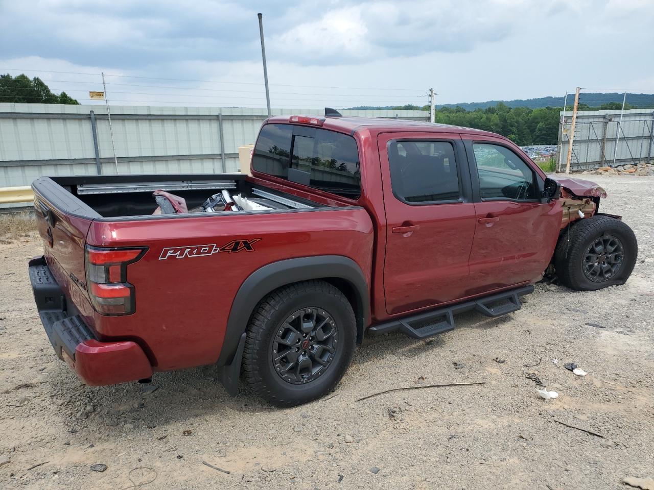 2024 NISSAN Frontier