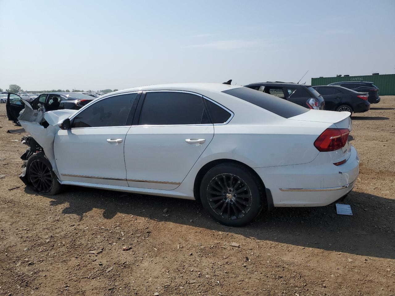 2016 VOLKSWAGEN Passat