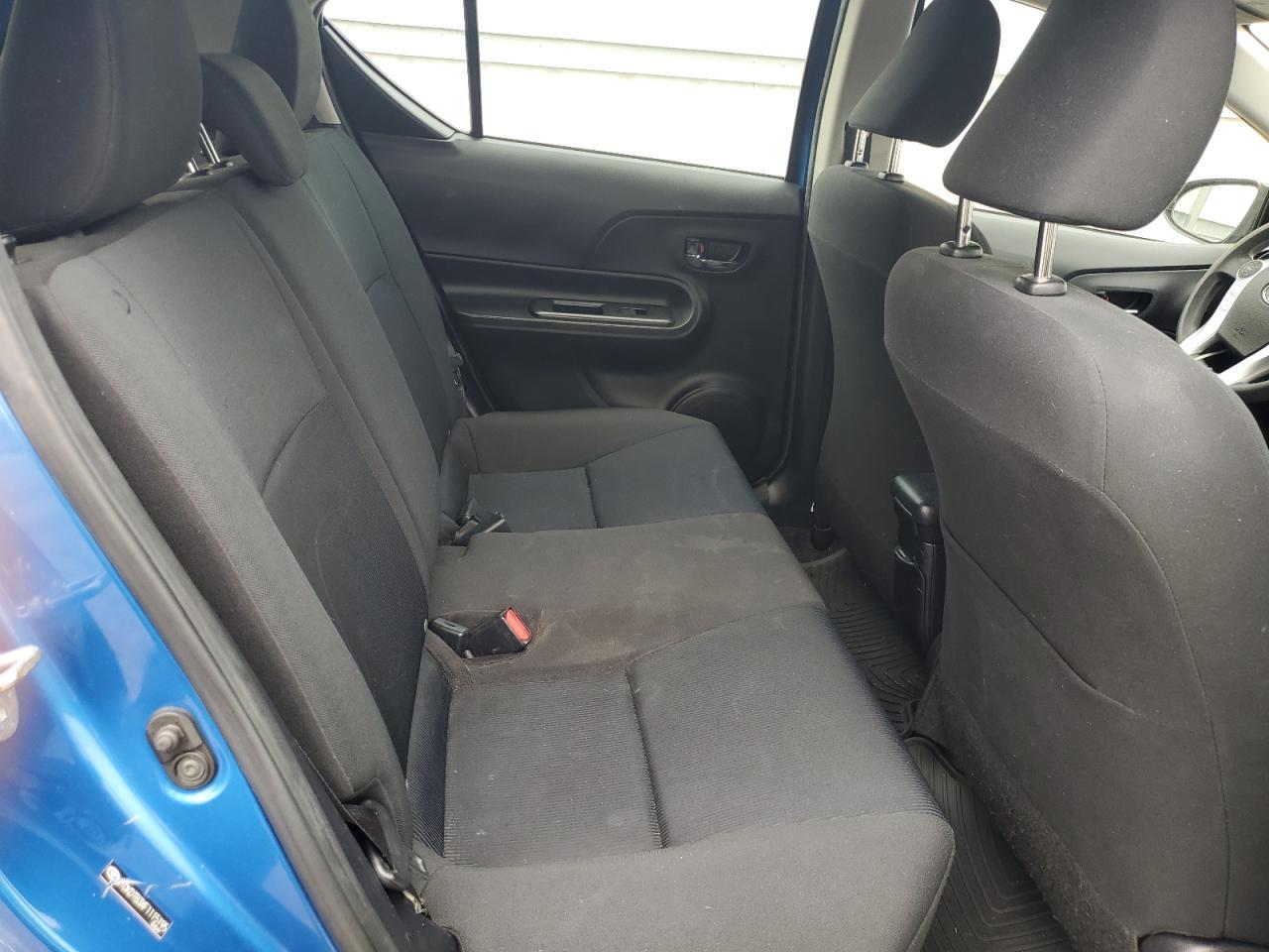 2015 TOYOTA Prius c