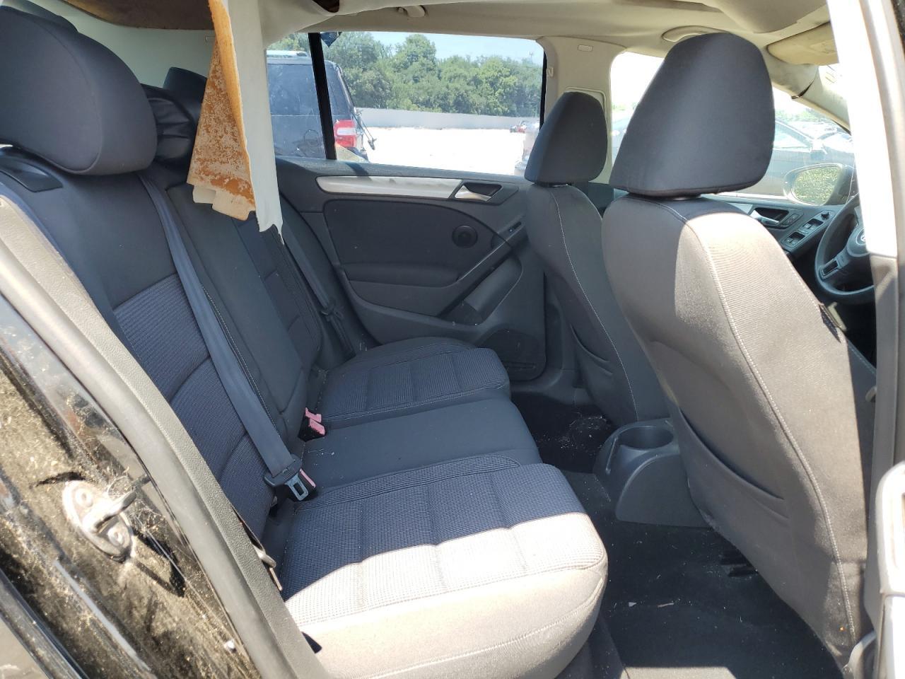 2011 VOLKSWAGEN GOLF