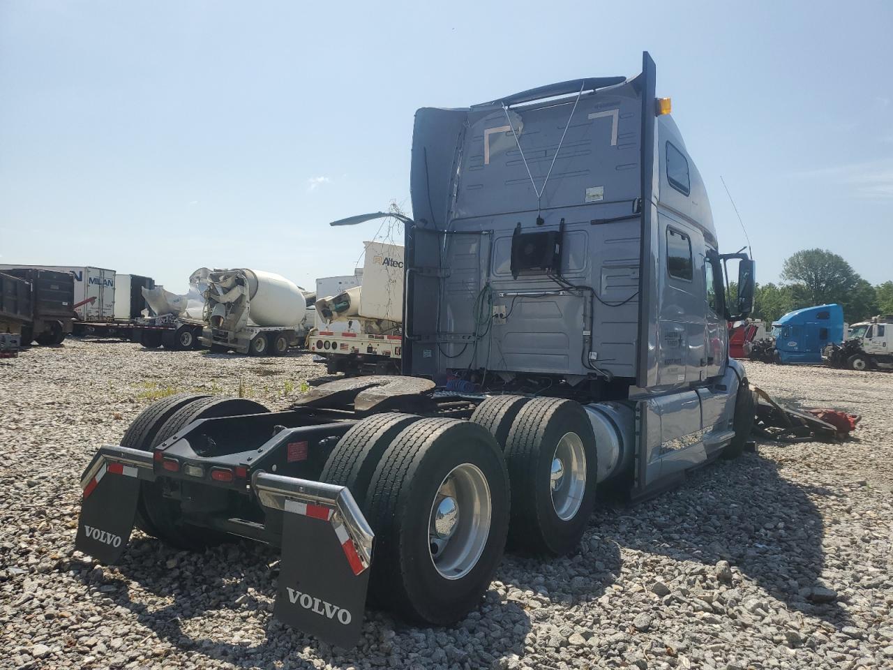 2024 VOLVO VNL