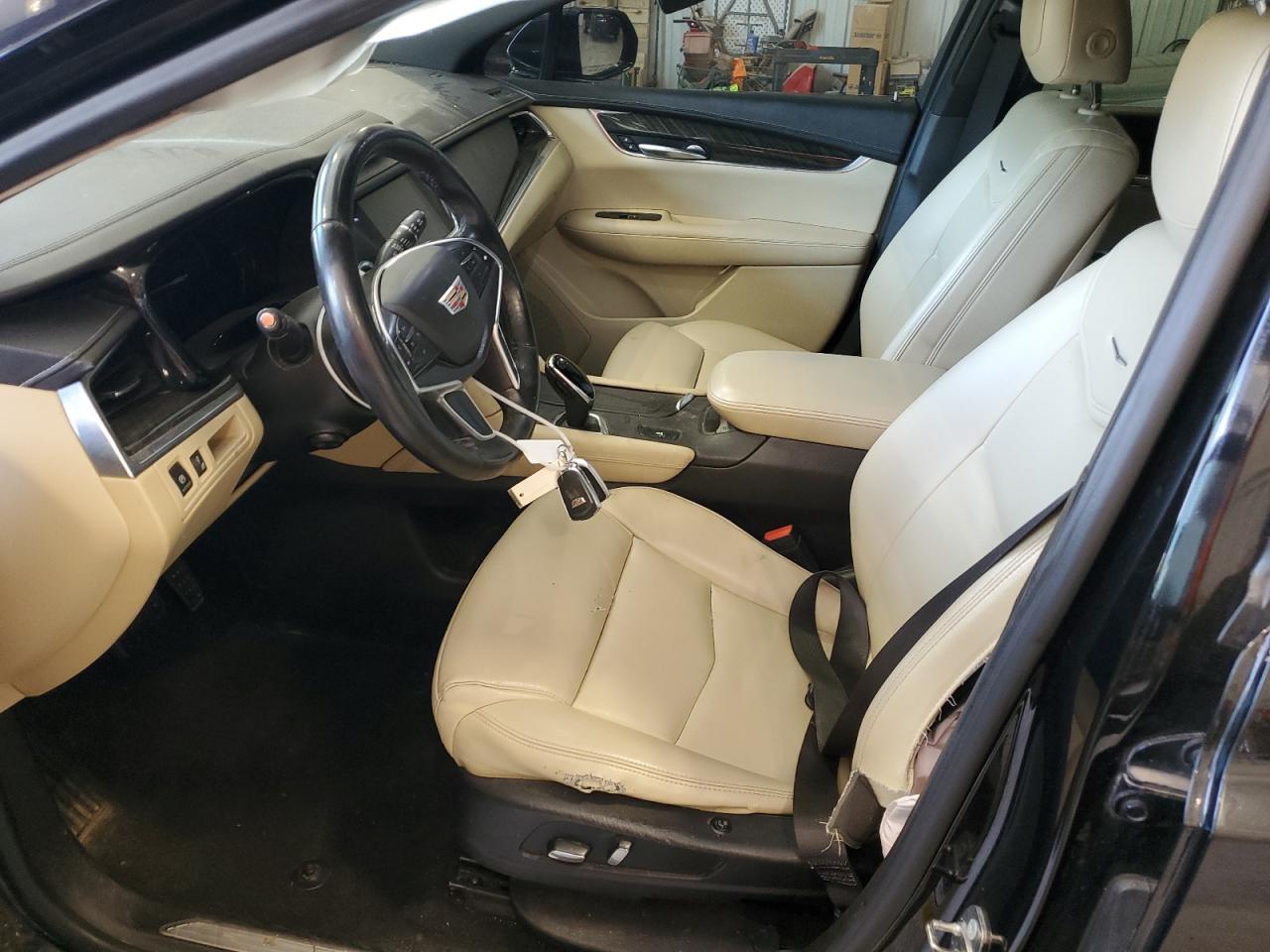 2017 CADILLAC XT5