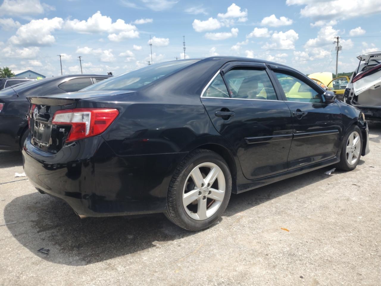 2014 TOYOTA CAMRY