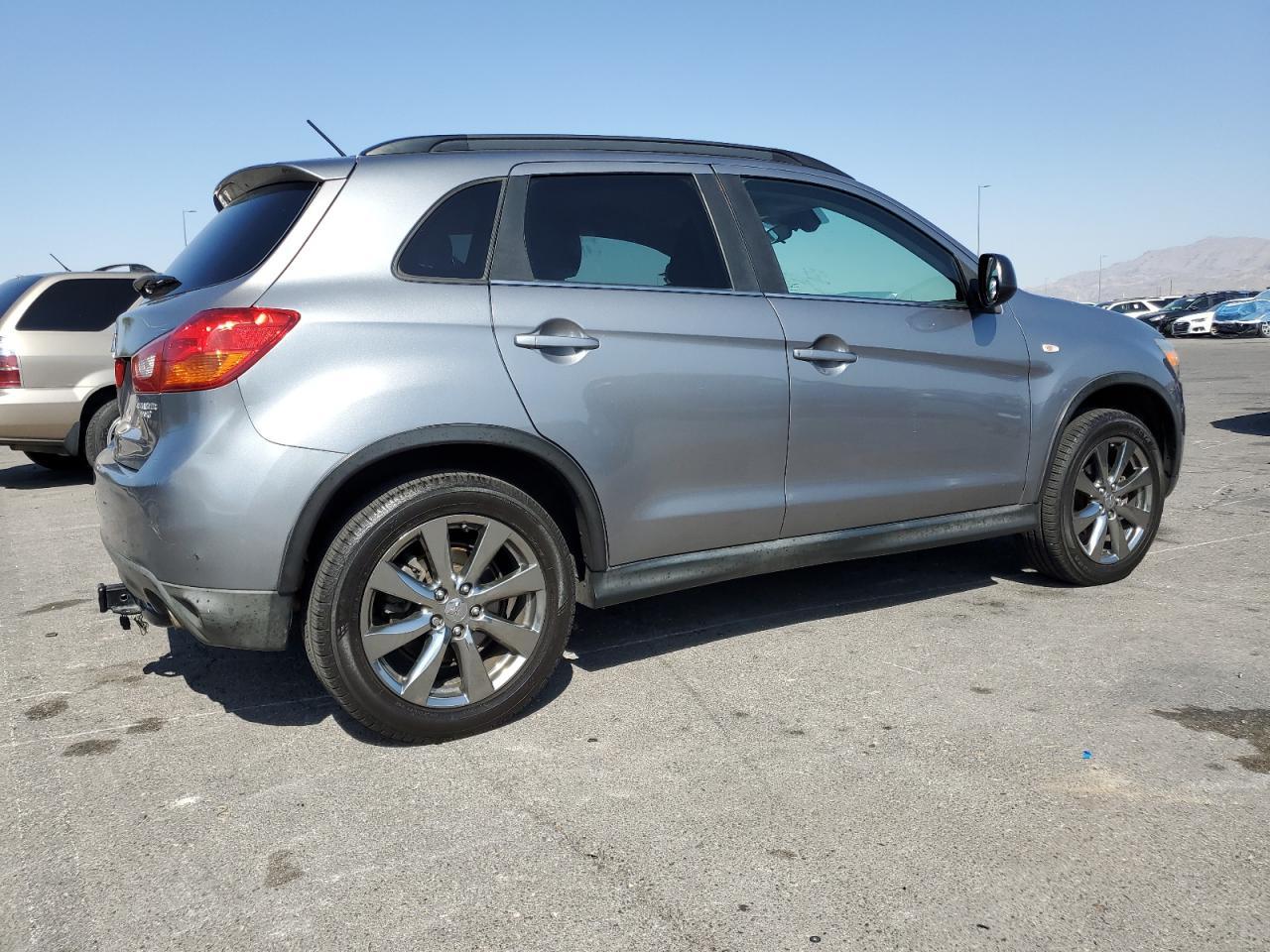 2013 MITSUBISHI outlander