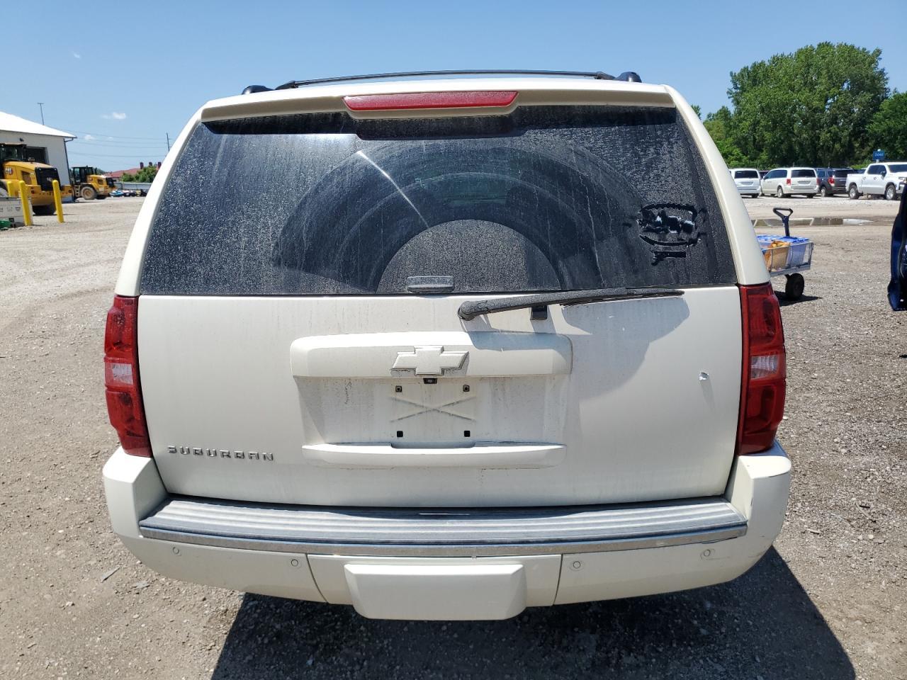 2013 CHEVROLET Suburban