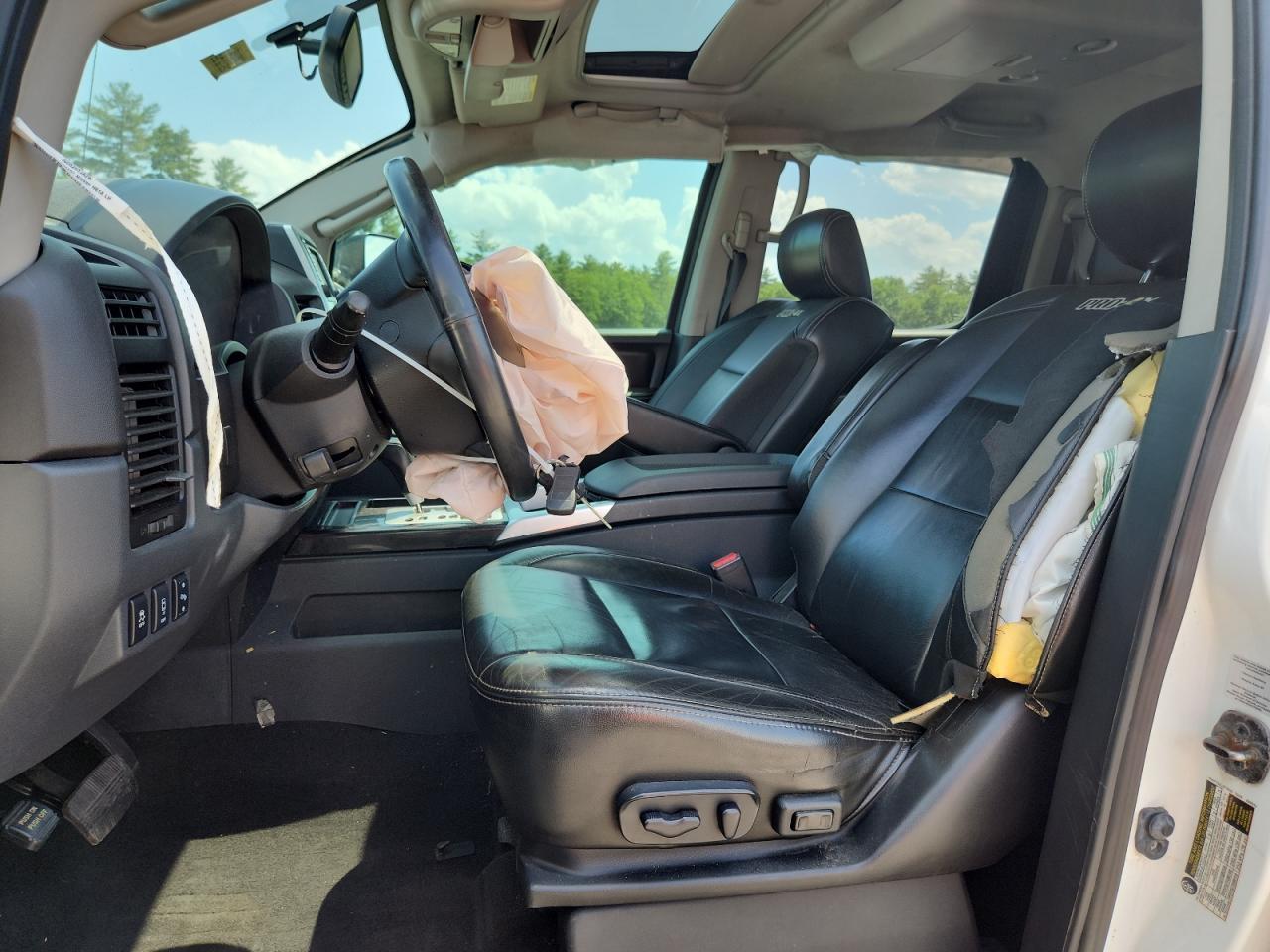 2015 NISSAN Titan