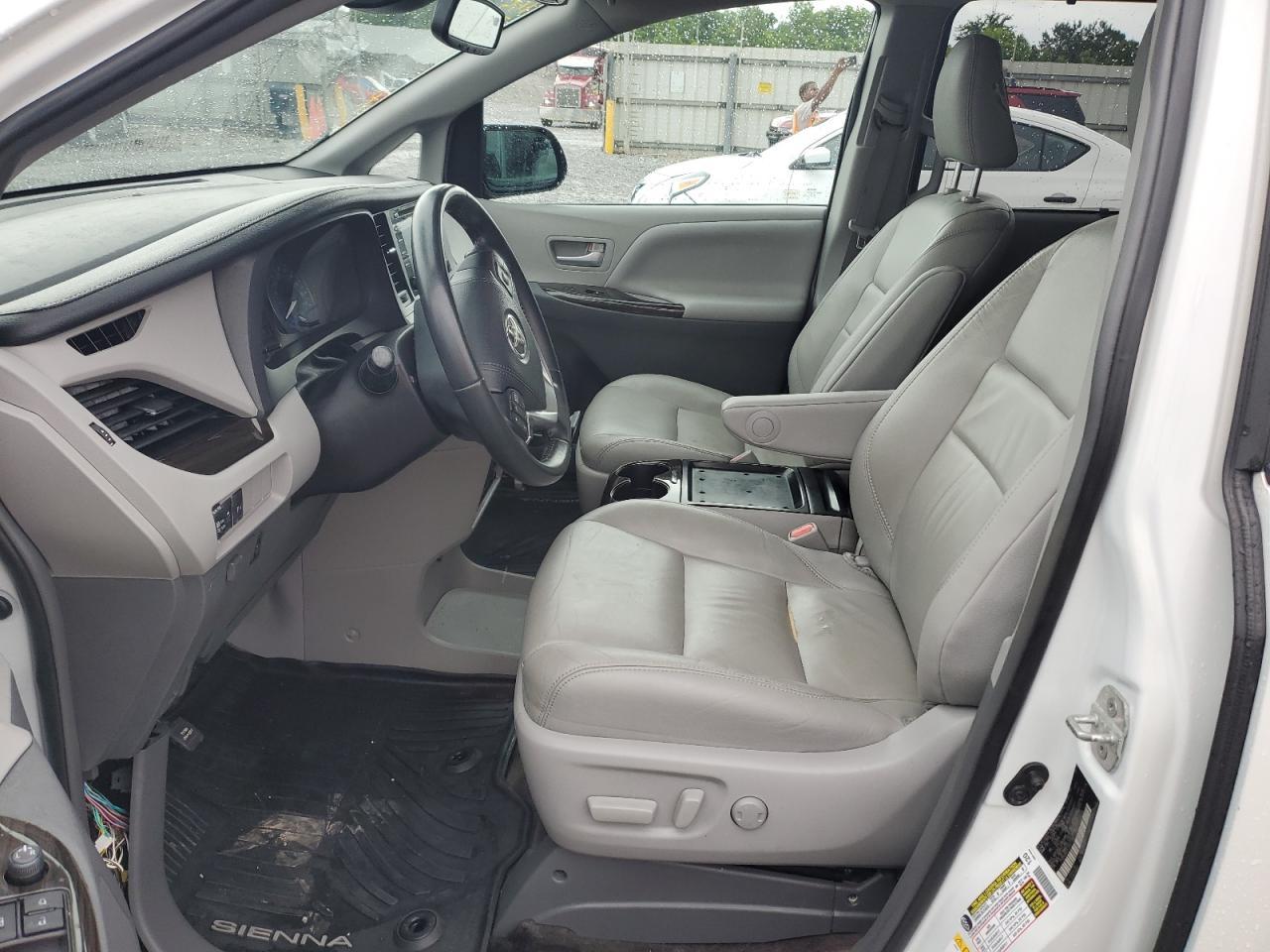 2018 TOYOTA SIENNA
