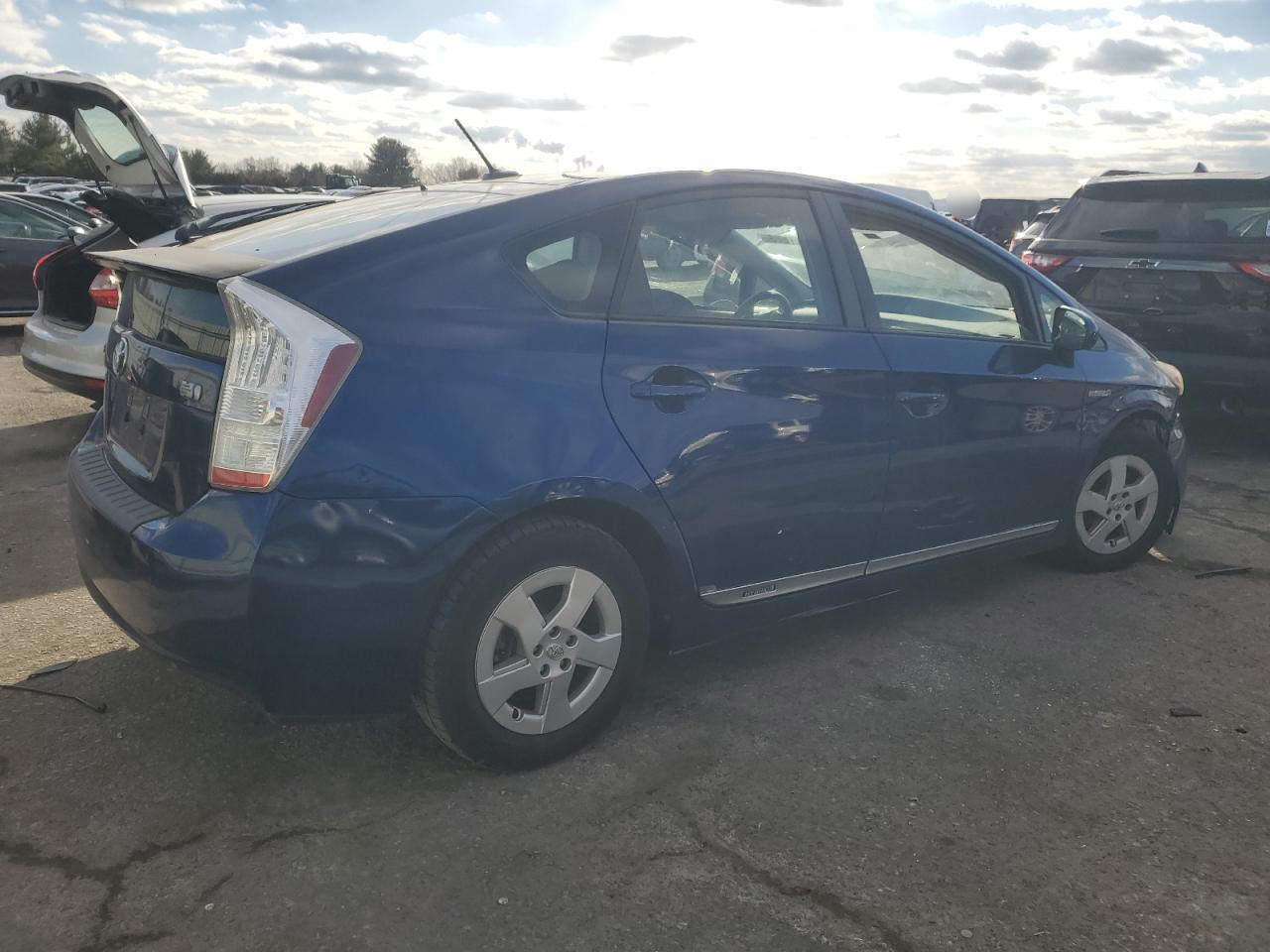 2011 TOYOTA PRIUS