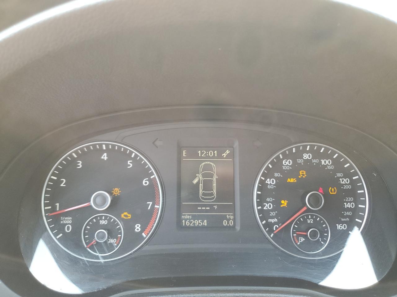 2012 VOLKSWAGEN Passat