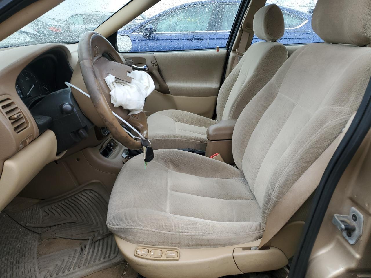2001 SATURN L300