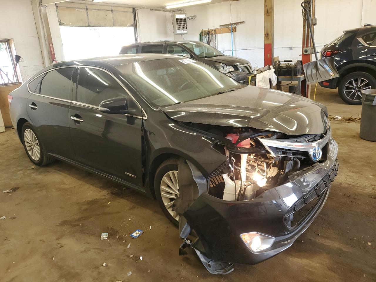 2013 TOYOTA Avalon