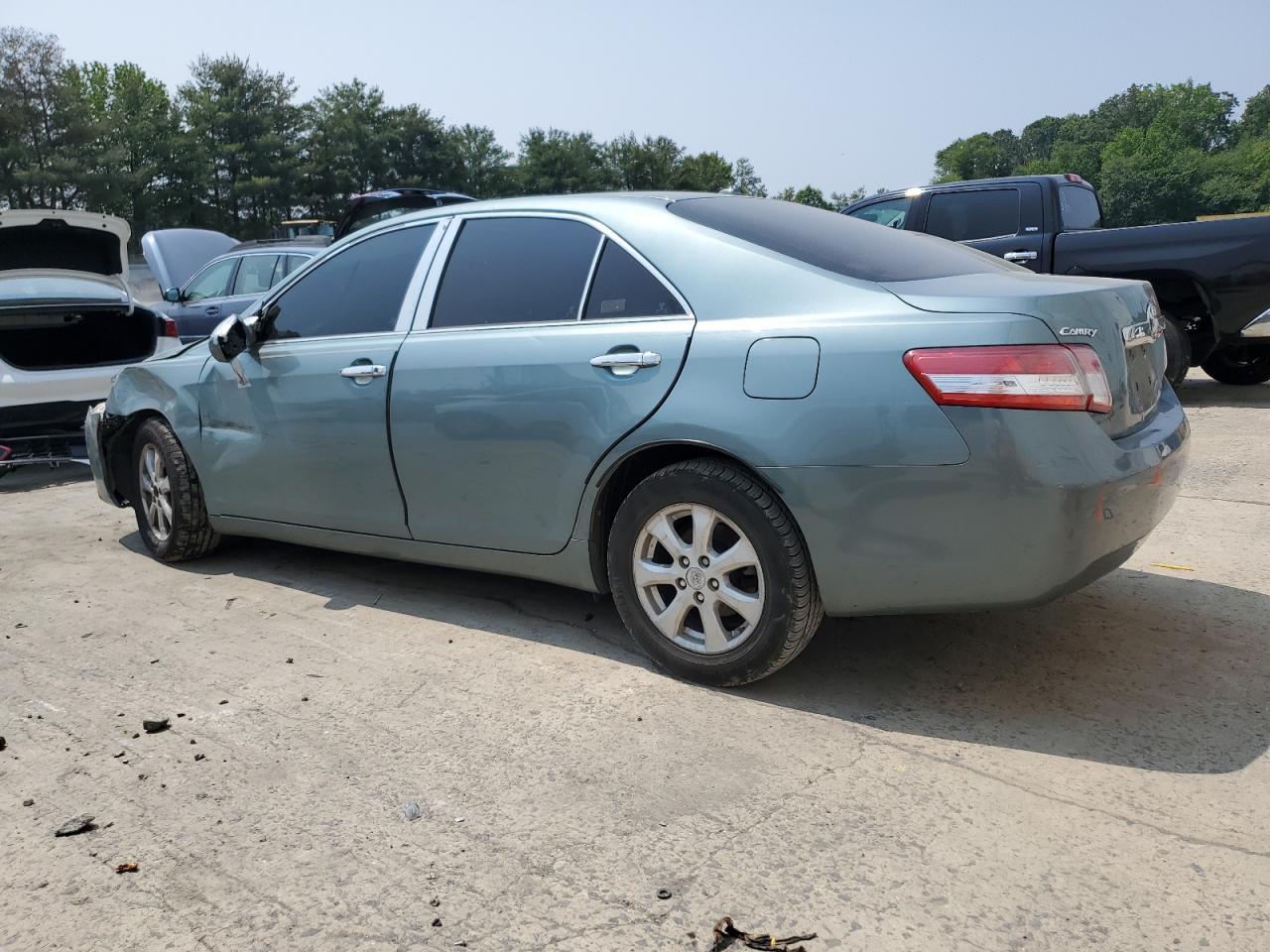 2010 TOYOTA CAMRY