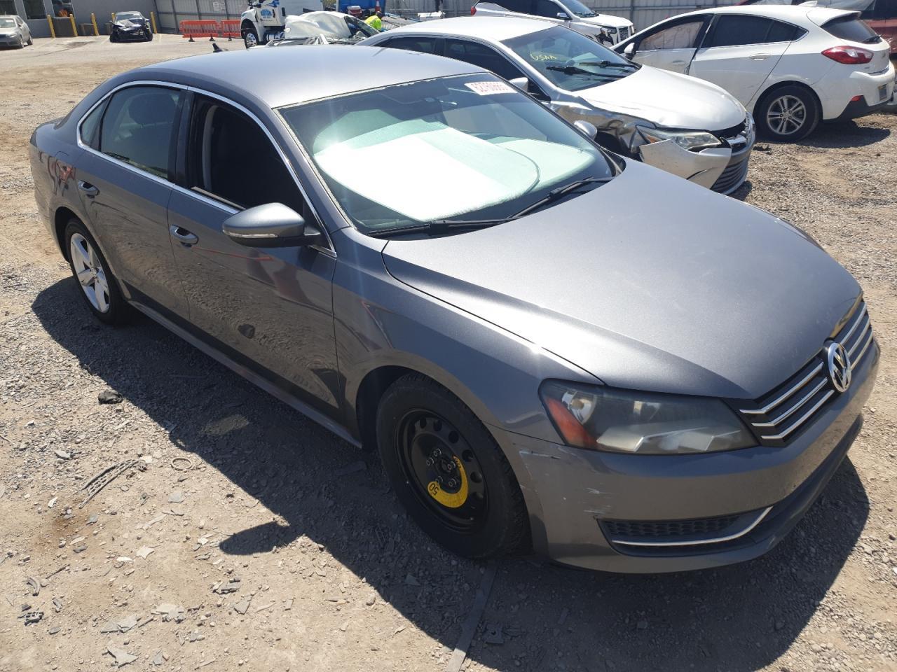 2012 VOLKSWAGEN Passat