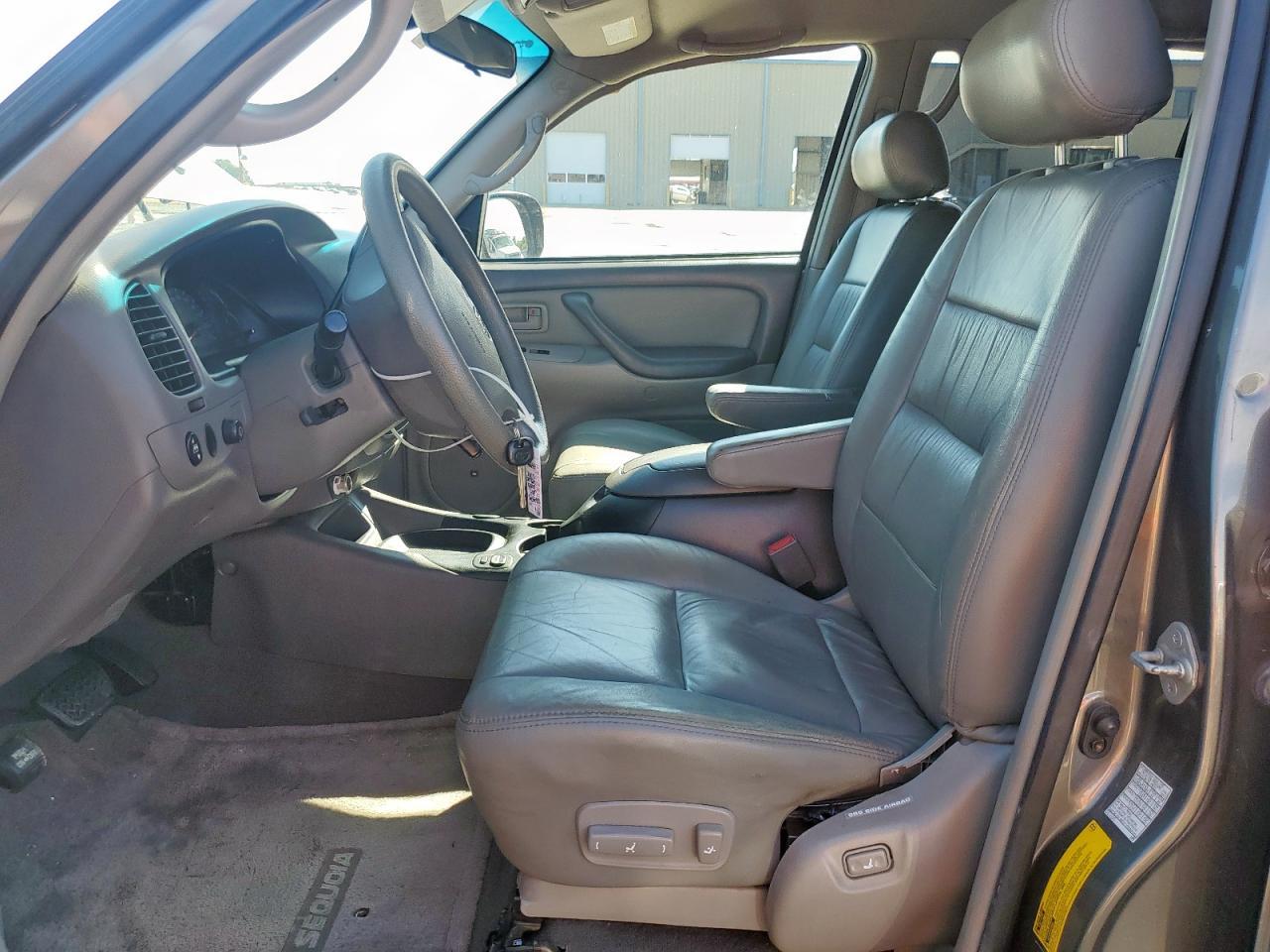 2003 TOYOTA Sequoia