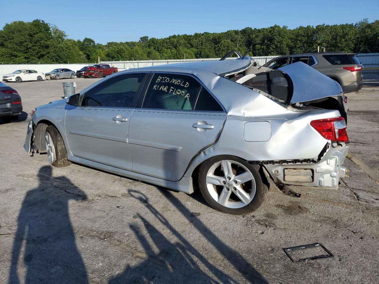 2014 TOYOTA CAMRY