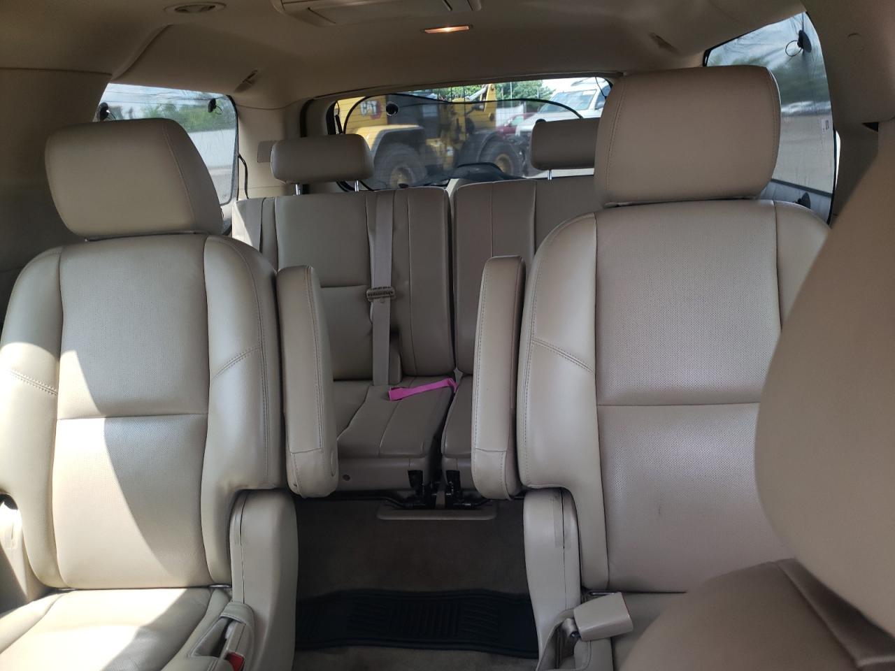 2011 CHEVROLET Suburban