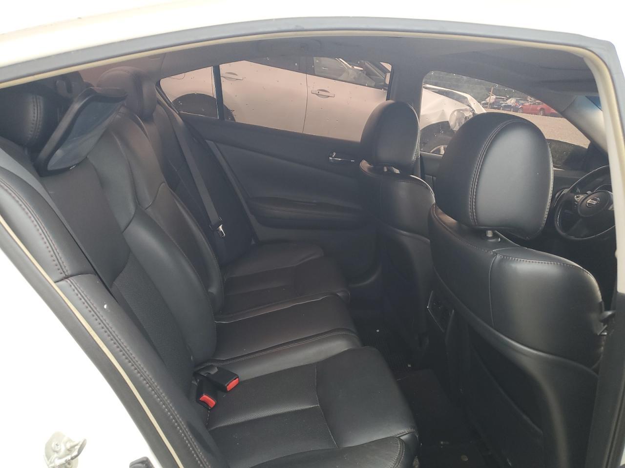 2011 NISSAN Maxima