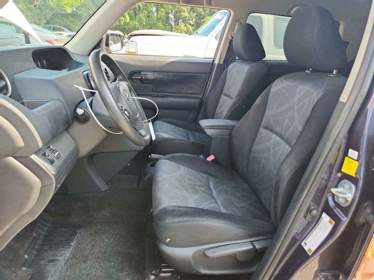 2011 TOYOTA SCION