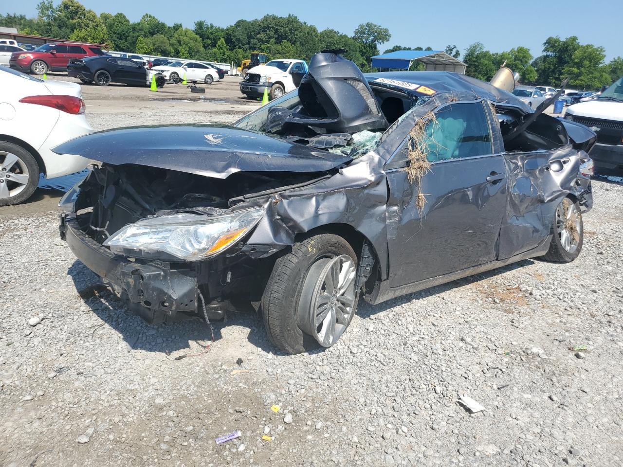 2016 TOYOTA CAMRY