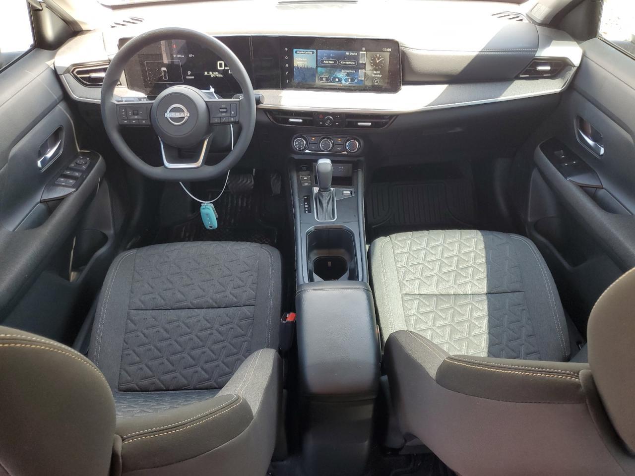 2025 NISSAN KICKS