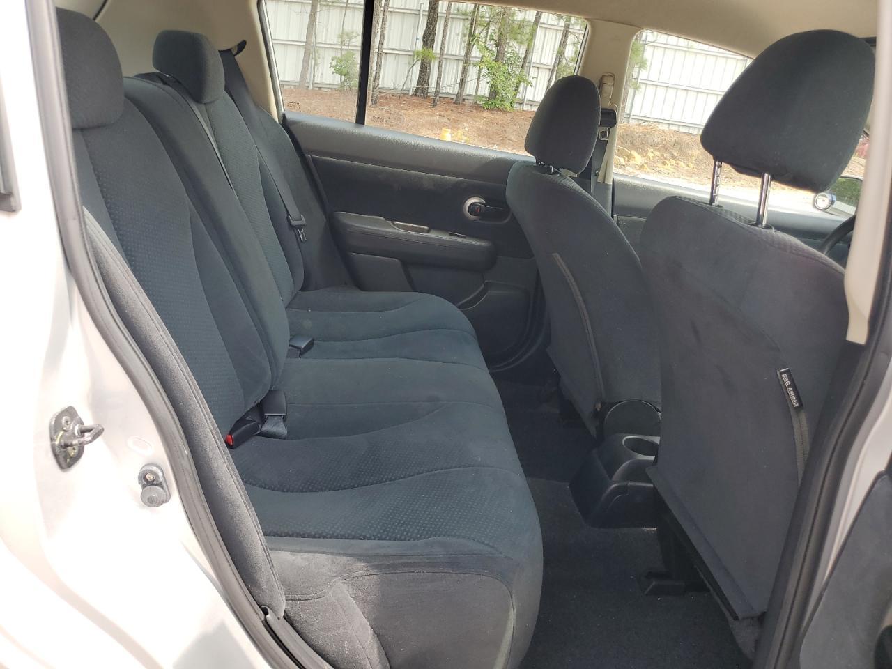 2010 NISSAN VERSA
