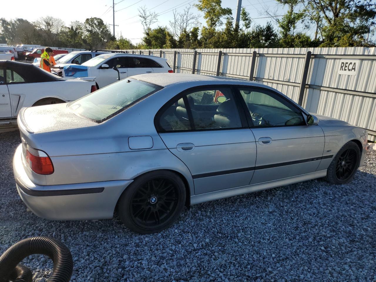 2002 BMW M5