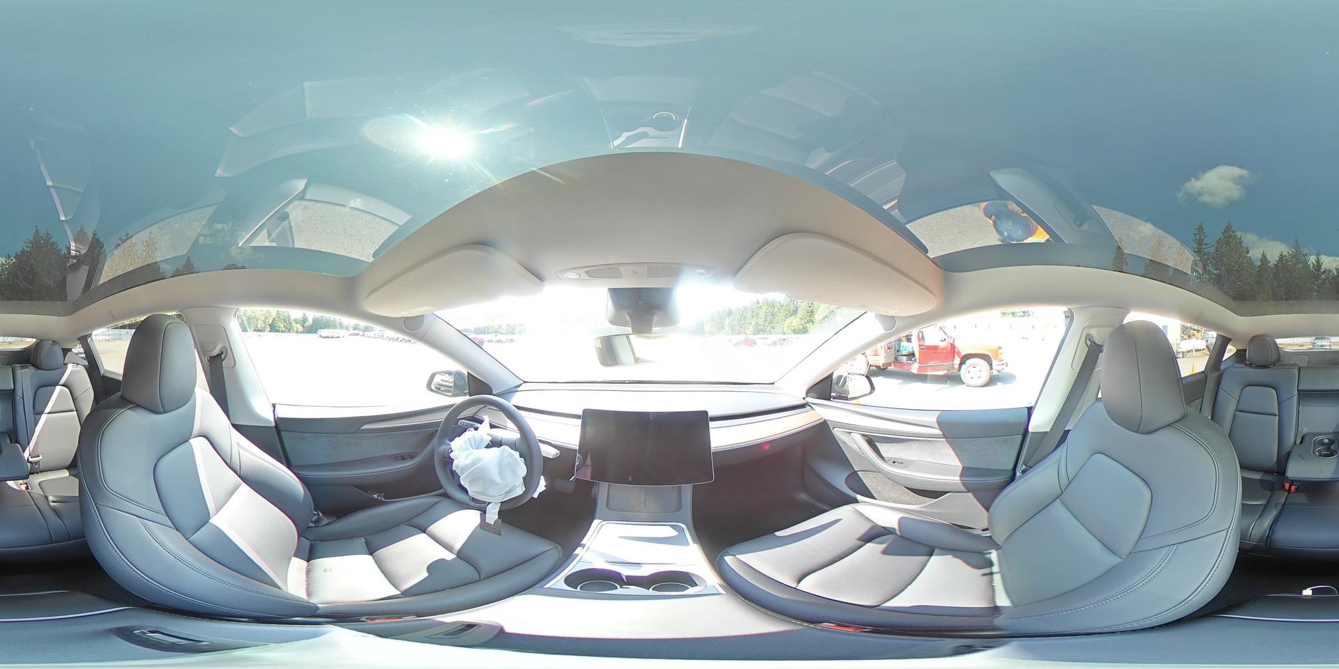 2025 TESLA MODEL Y