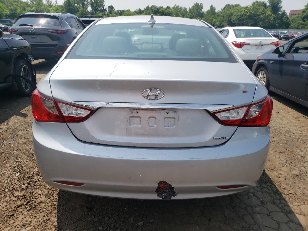 2011 HYUNDAI SONATA