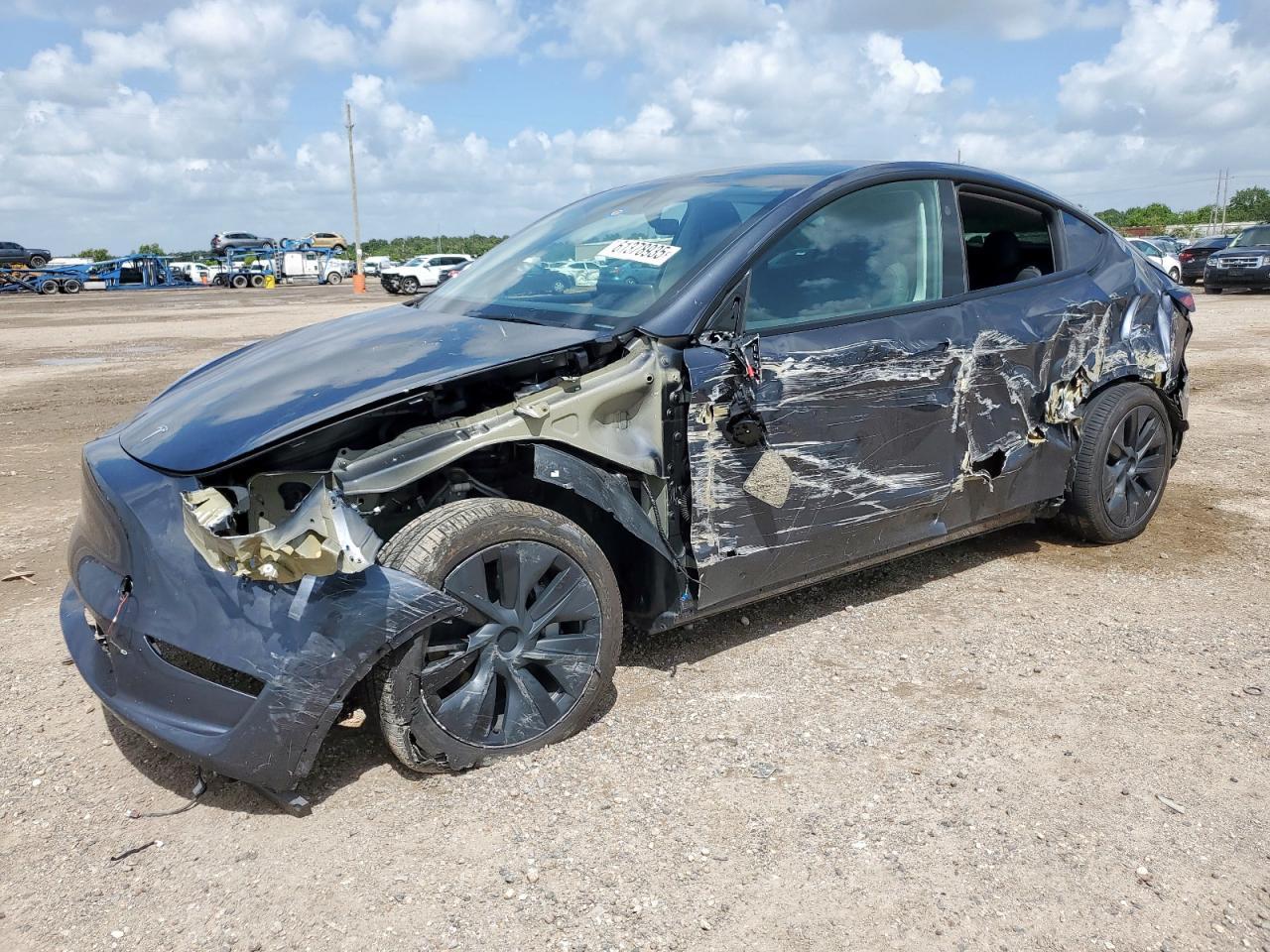 2025 TESLA MODEL Y