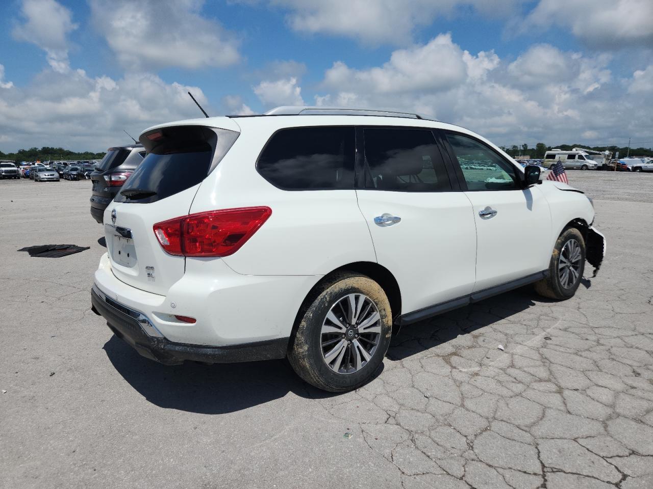 2017 NISSAN PATHFINDER