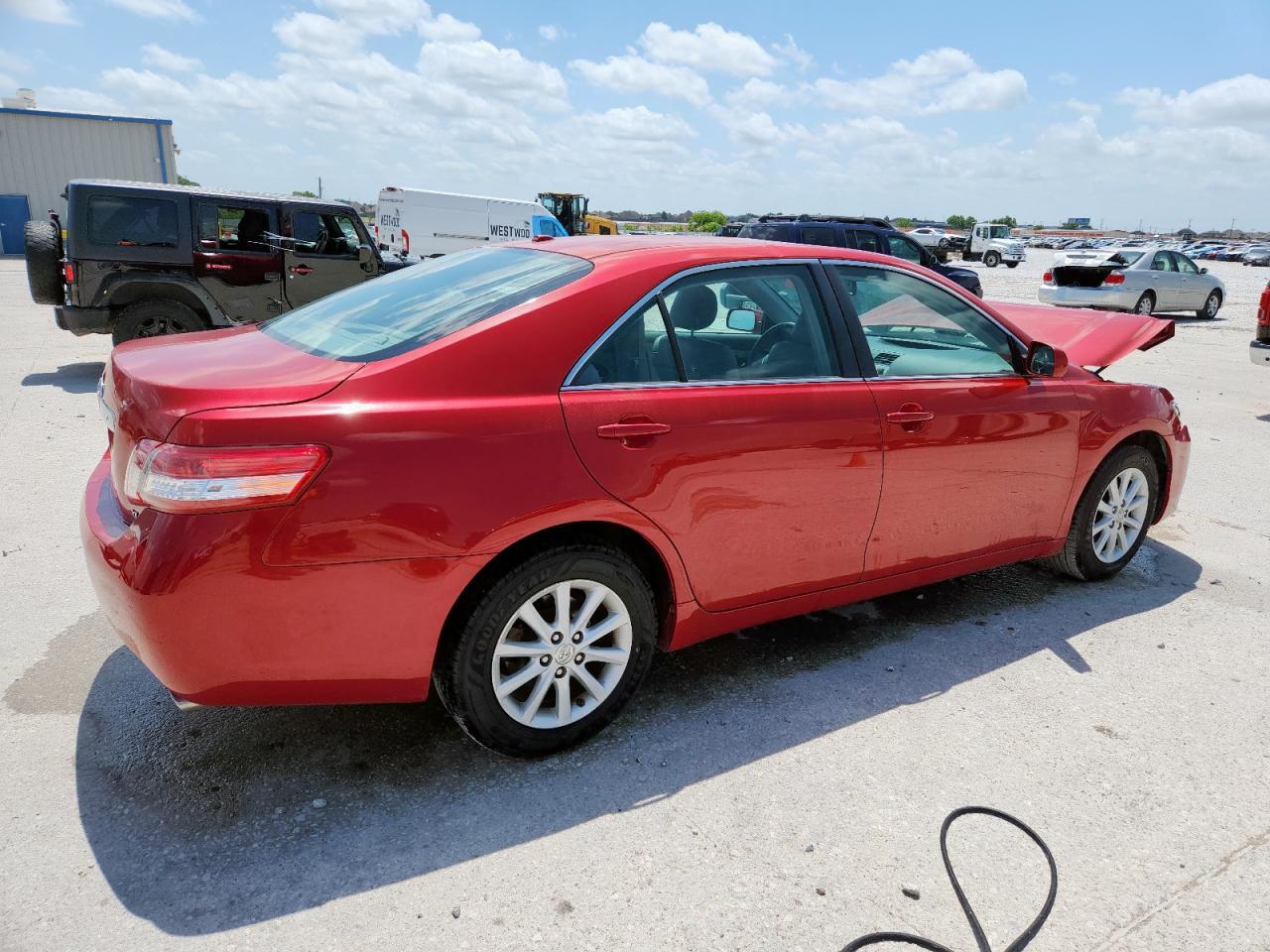 2011 TOYOTA CAMRY
